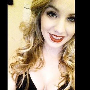 Meet your Posher, Jenna